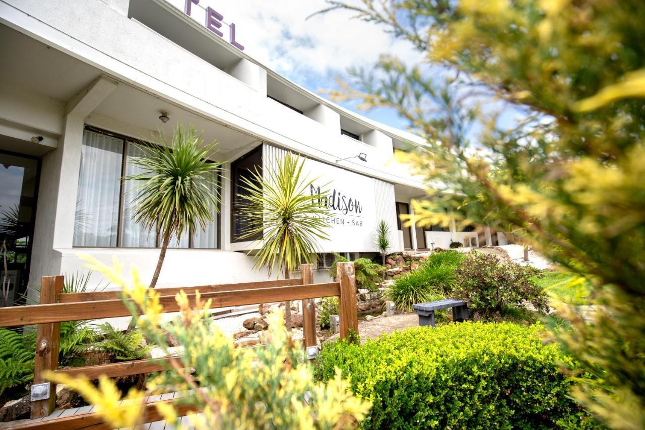 Hotel Mercure Charlestown